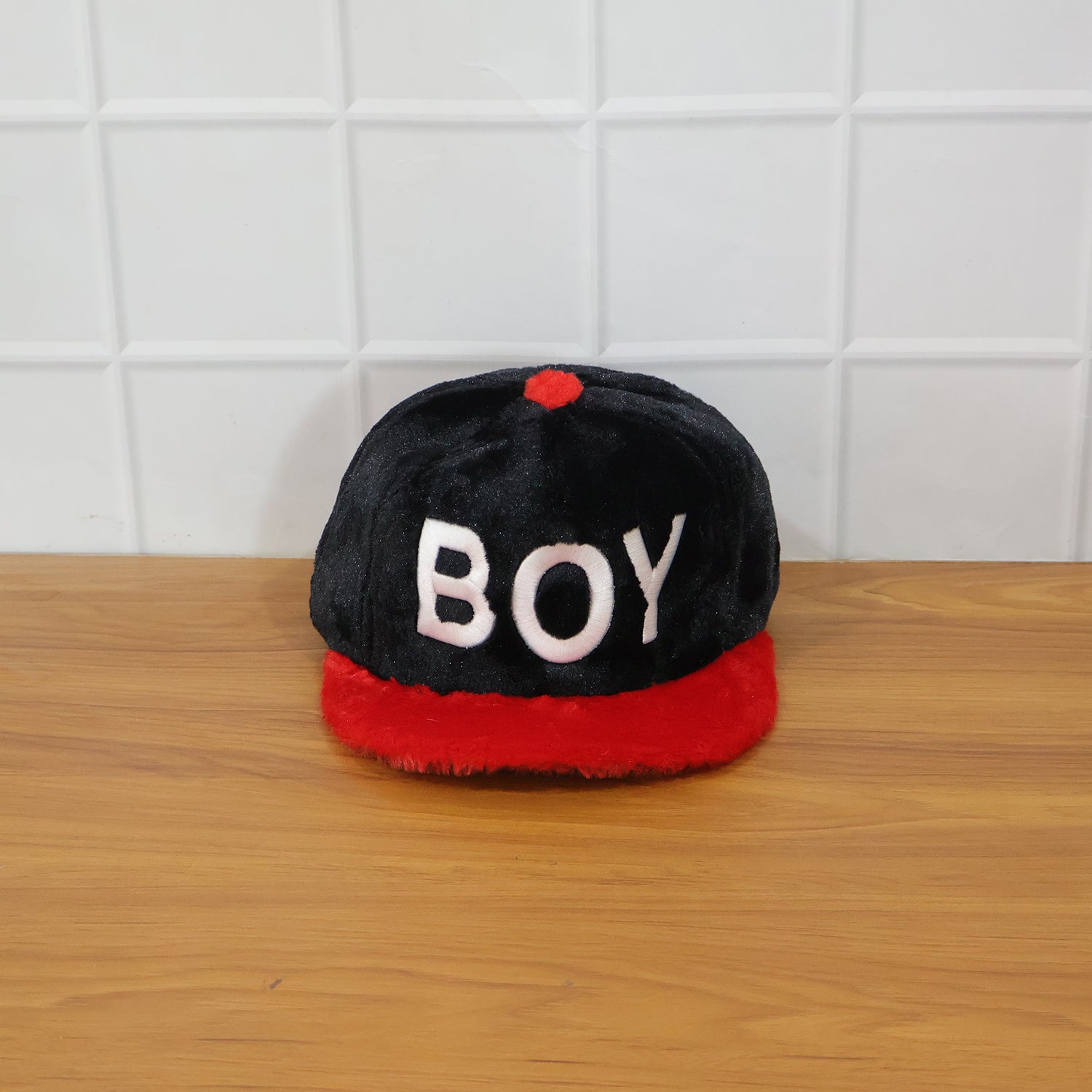 Wukusy trendy boys' printed fashion cap with colorful design, adjustable fit, suitable for casual wear and outdoor activities.