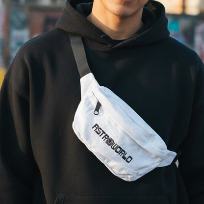 Wukusy adjustable waist bag and crossbody sling bag in black, with zipper pocket and strap, measuring 21x14 cm.
