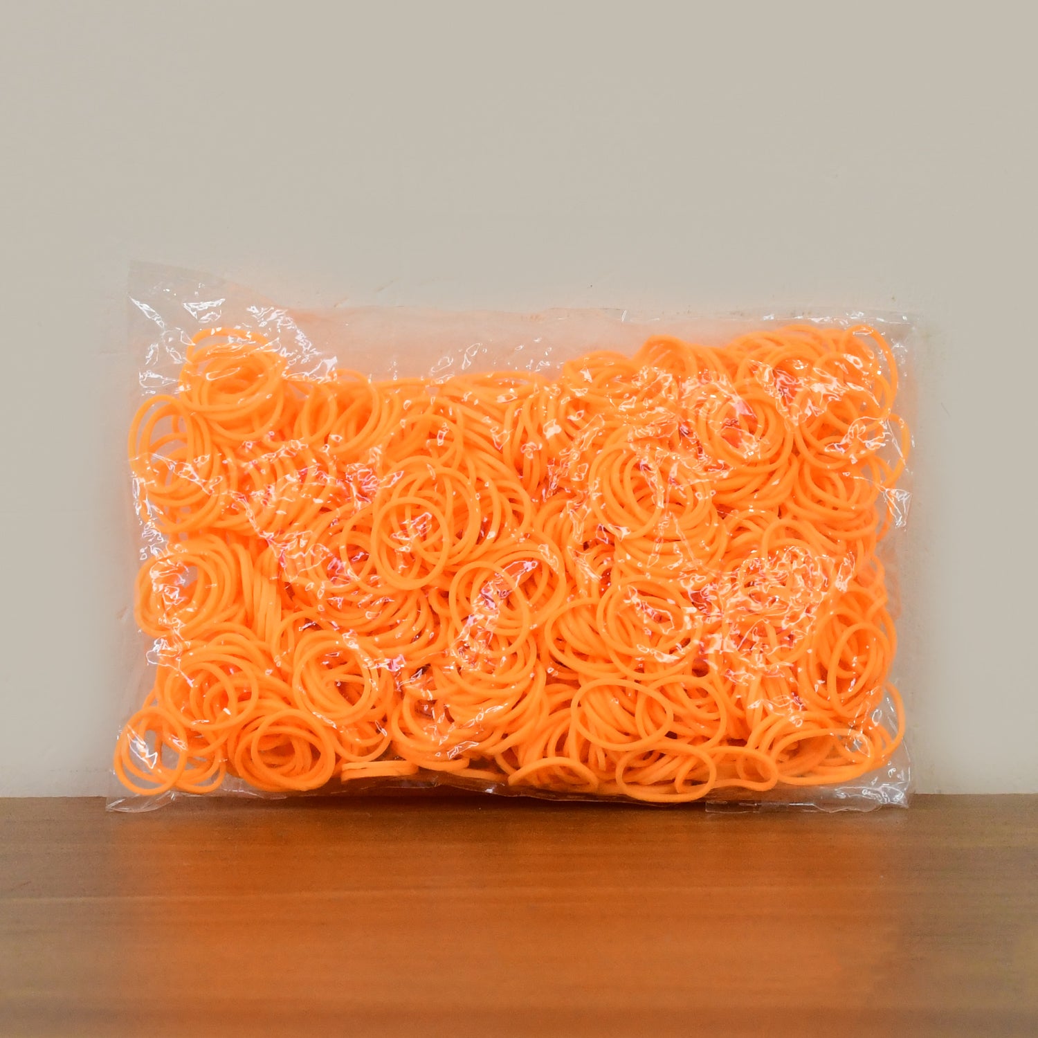 Wukusy premium strong elastic rubber bands for home improvement, showing a bundle of versatile, durable rubber bands on a white background