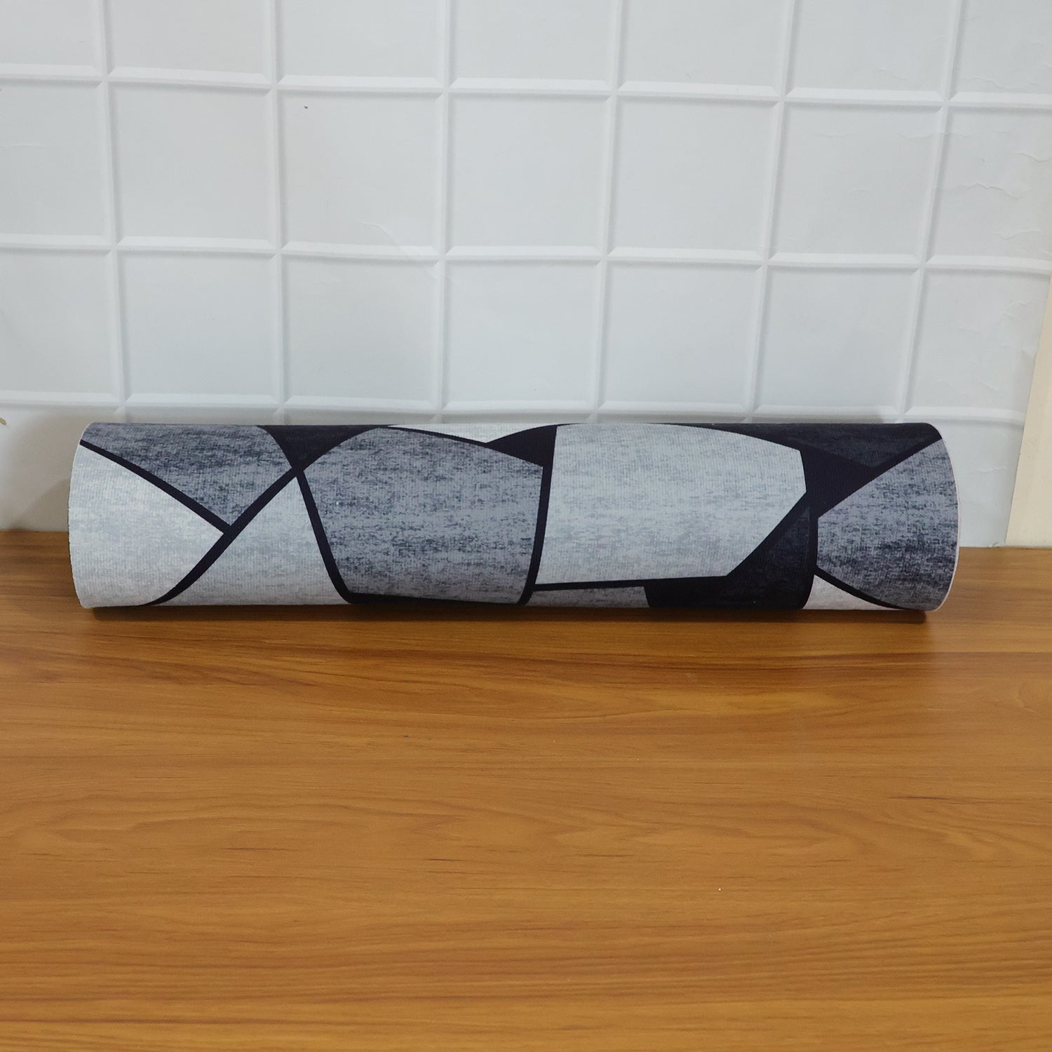Wukusy geometric anti-slip door floor mat in 90x60 cm with modern pattern, suitable for entryways and high-traffic areas