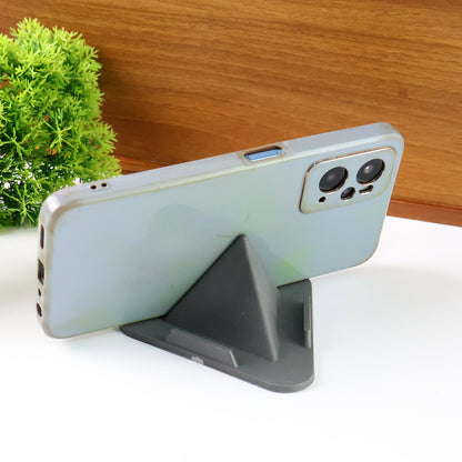Wukusy Pyramid Grey mobile stand with three inclined angles, designed for hands-free use of smartphones.