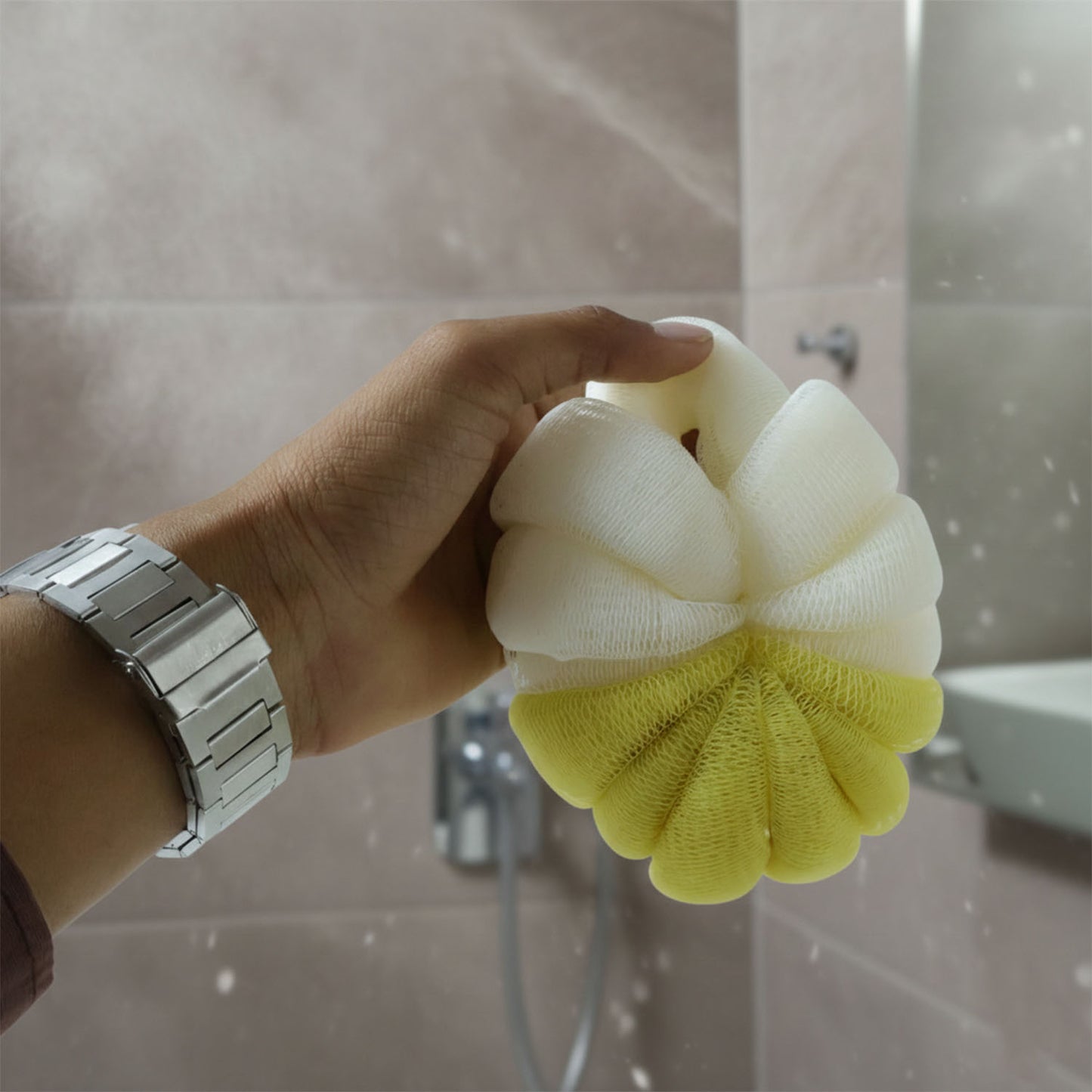 Wukusy dual color soft mesh bath loofah body scrubber showing vibrant mesh texture for gentle exfoliation