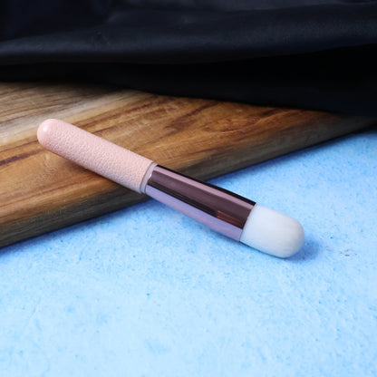 Wukusy premium soft makeup brush for flawless application, featuring a sleek handle and dense bristles for smooth blending.