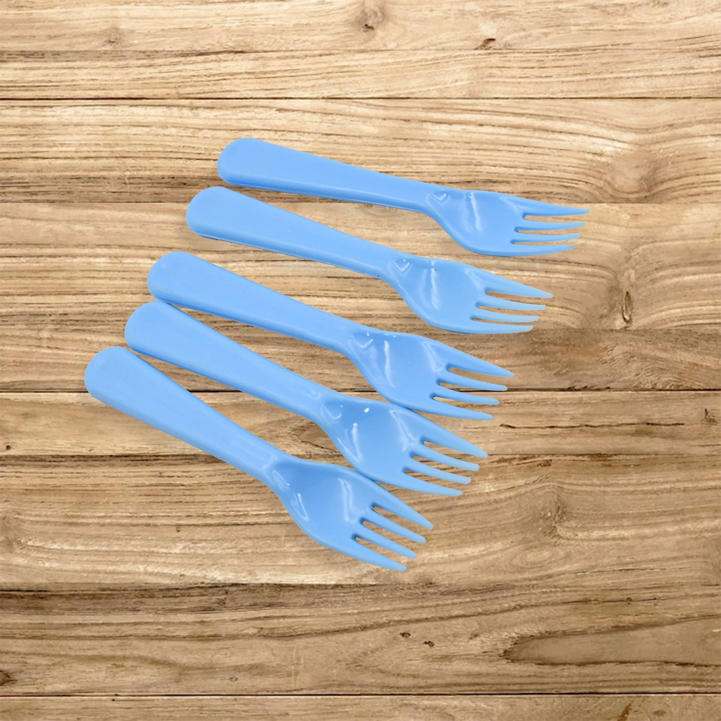 Set of five Wukusy reusable heavy-duty plastic forks for kitchen, travel, and home use, featuring durable design and ergonomic handles.