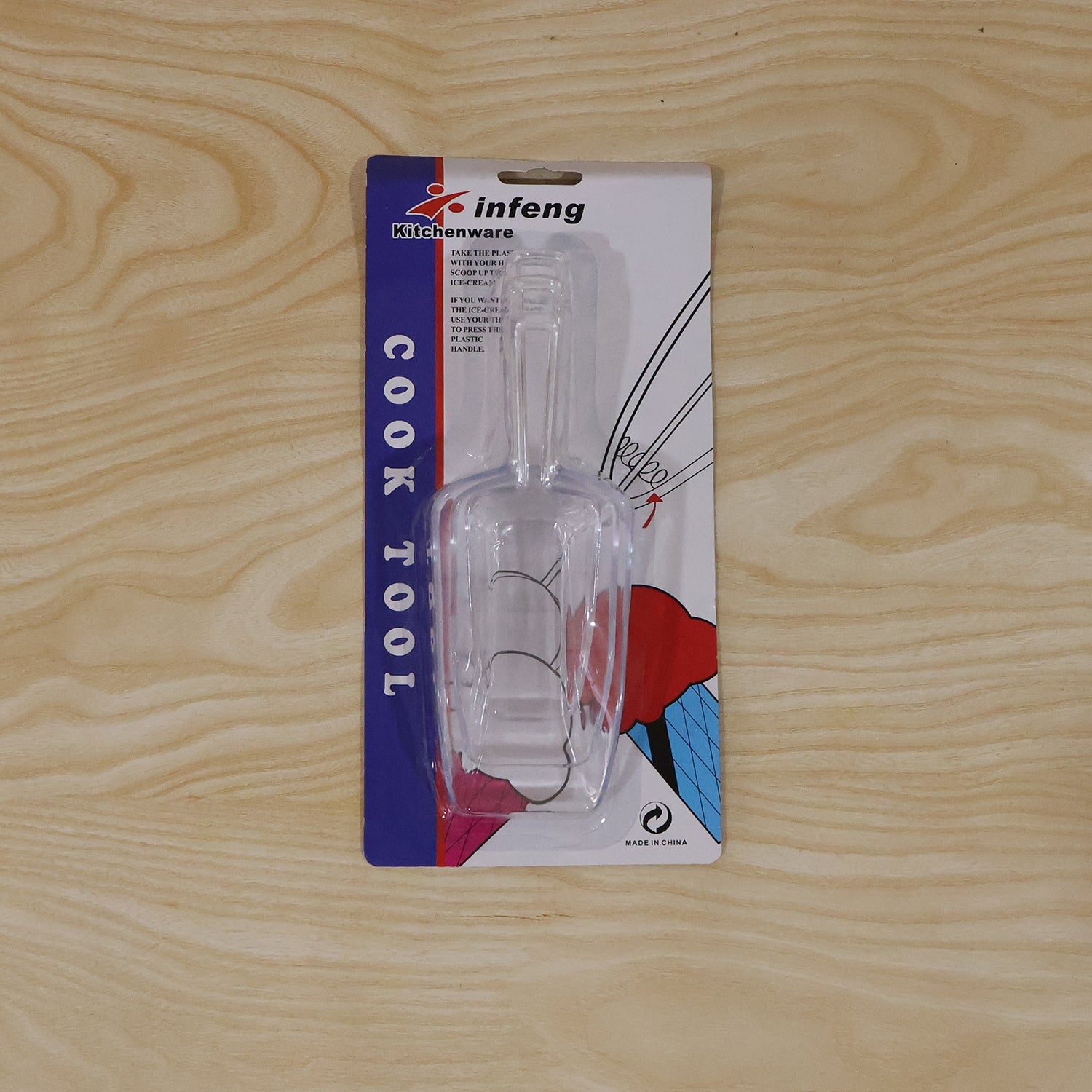 Set of three clear plastic scoops for flour, coffee, sugar, and grains from Wukusy, featuring ergonomic handles and versatile use.