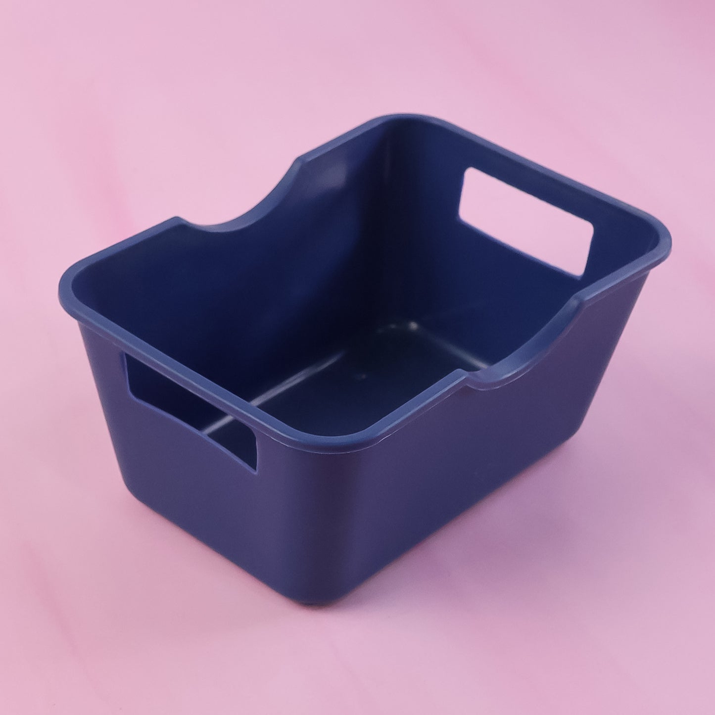 Wukusy multi-purpose storage basket organizer in white, measuring 15x10.5 cm, ideal for organizing small items.