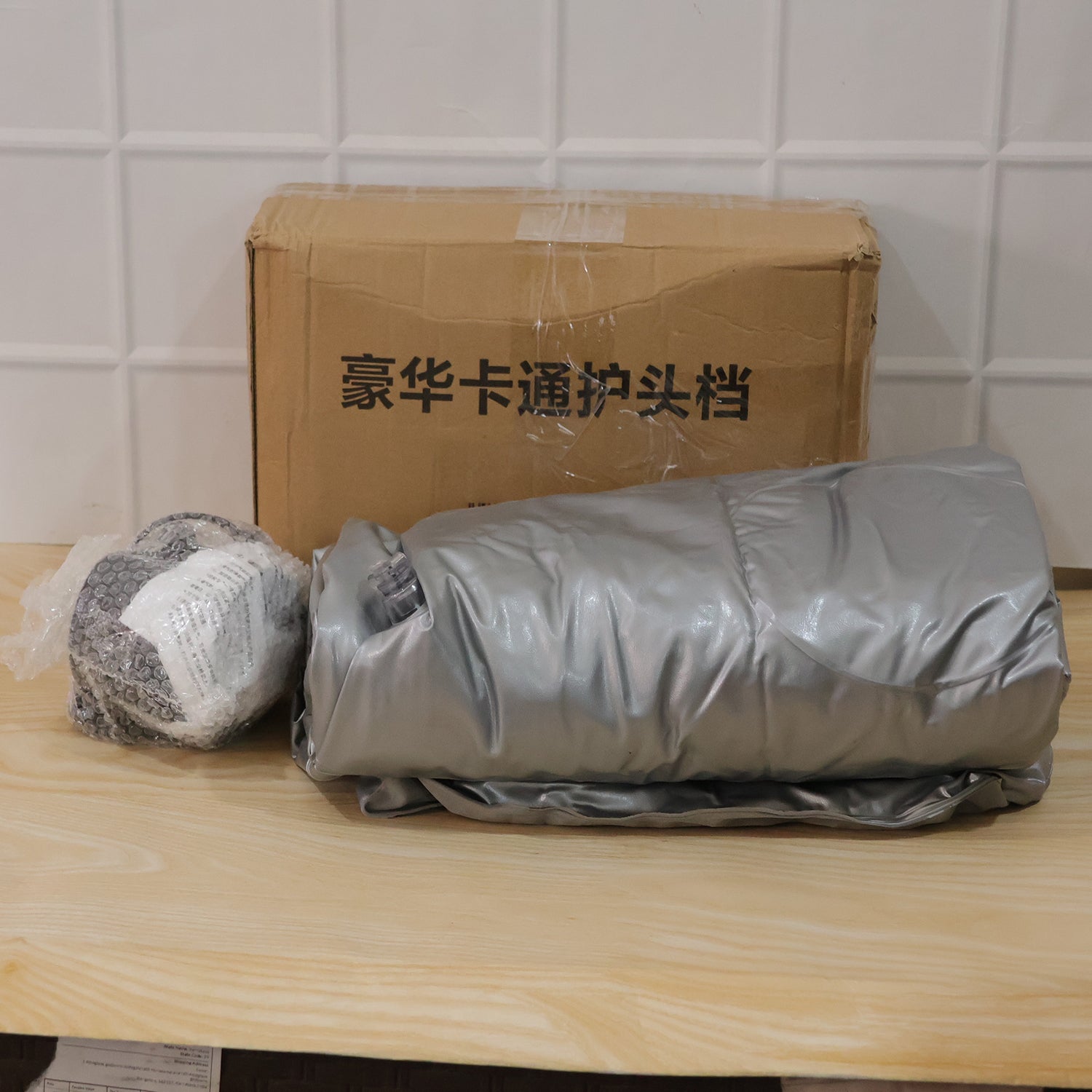 Wukusy portable car air mattress set with pig pillow and cushions, designed for travel comfort in a vehicle interior.