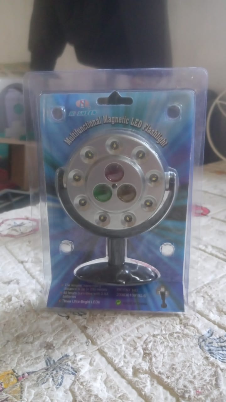 Wukusy multifunctional magnetic LED flashlight with waterproof design, three ultra-bright LEDs, battery operated, suitable for home decor.