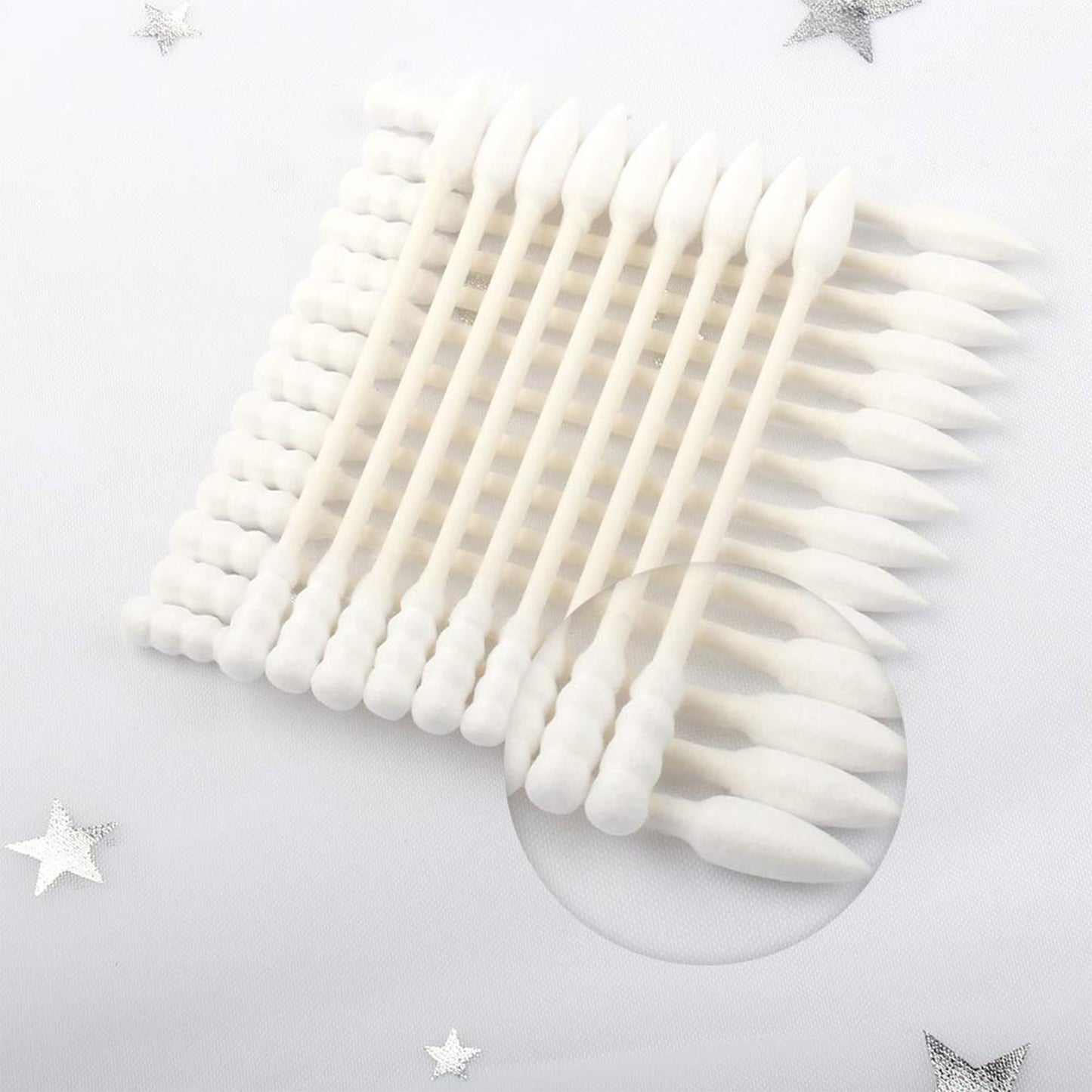 Wukusy cotton ear buds set with 200 disposable white ear tips, perfect for personal hygiene and cleaning purposes.