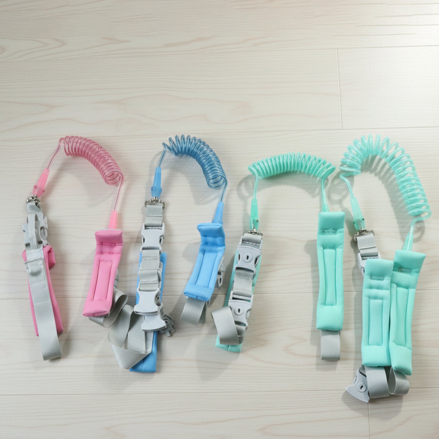 Wukusy Mix Design Baby Safety Walking Leash, a single soft, adjustable leash for toddler safety during walks.