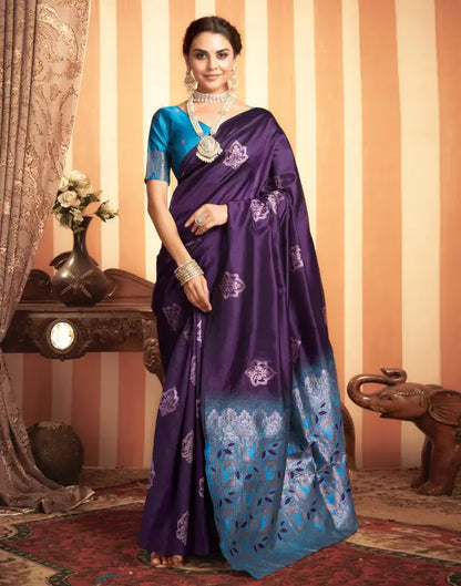 Elegant green silk saree from Ekom's Royal Green Golden Elegance Collection, featuring intricate golden details for women.
