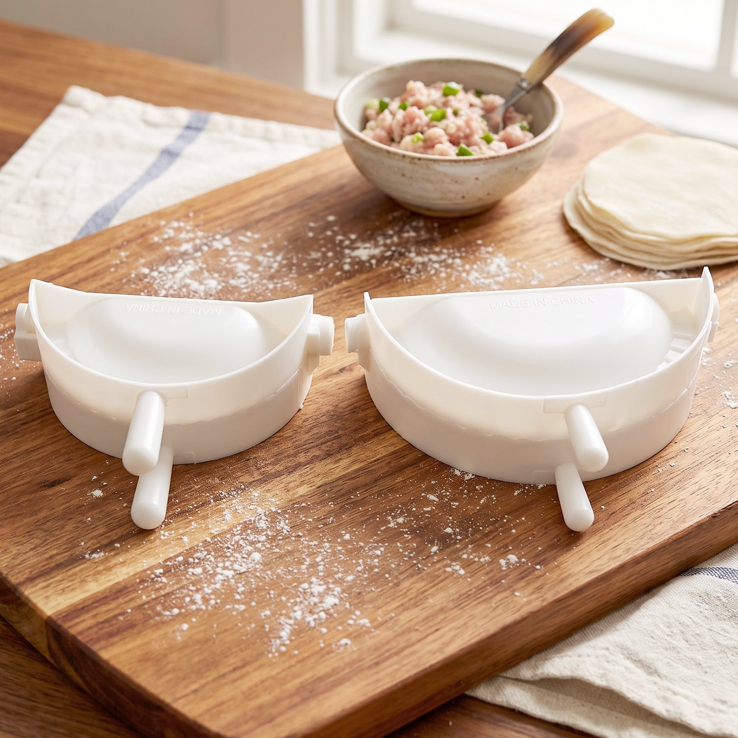 Wukusy dumpling maker mould set with mini rolling pin for momo and gujiya, showing the moulds and rolling pin on a white background.