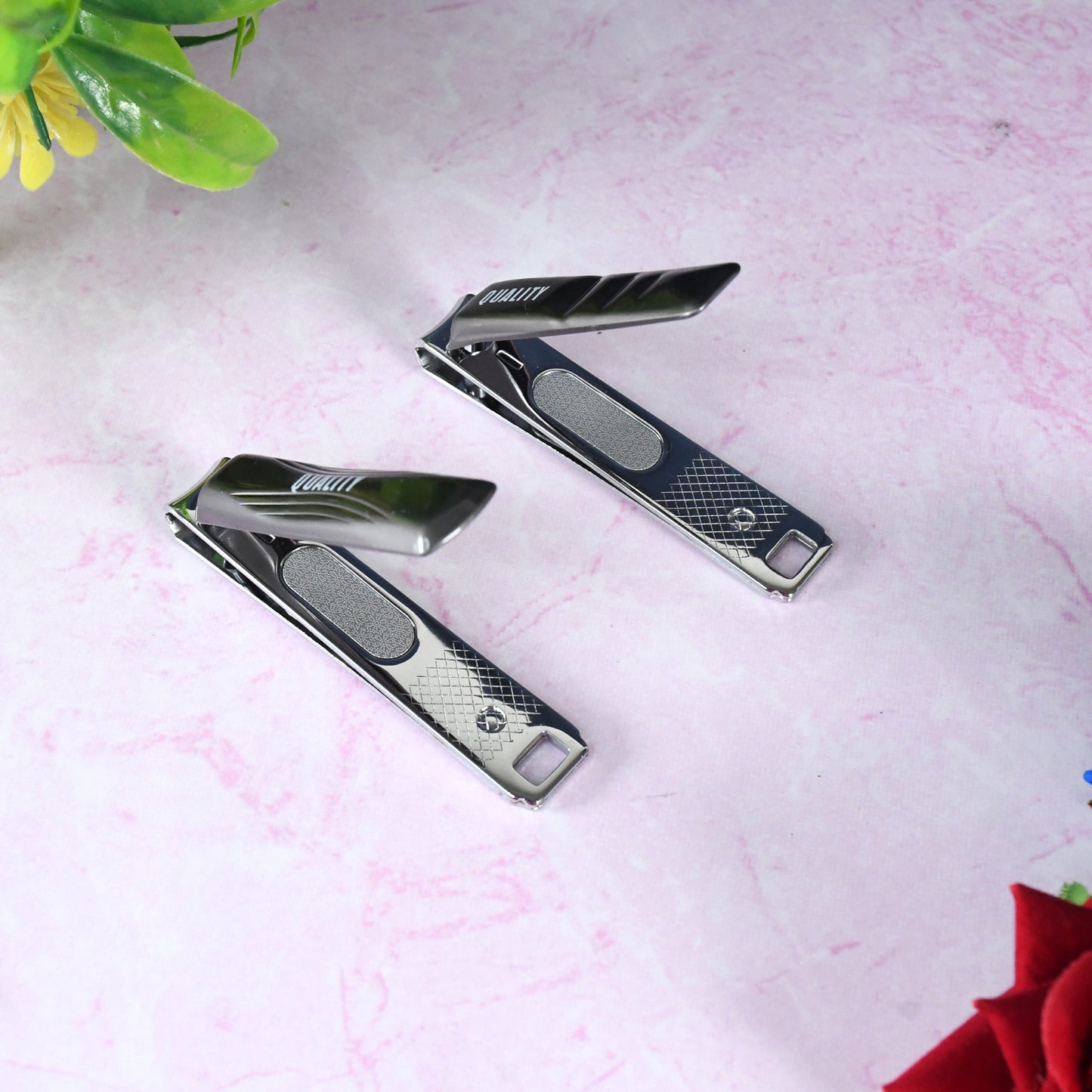 Wukusy stainless steel folding large nail clippers with integrated nail file, portable and durable for easy nail grooming