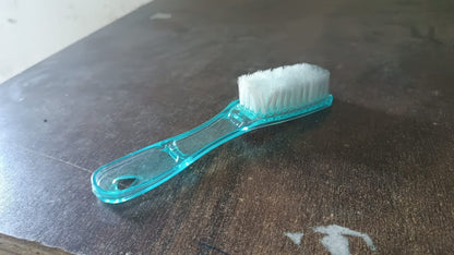 Wukusy plastic handle scrubbing brush with colorful bristles, 19 cm long, ideal for shoes, clothes, and home cleaning tasks.