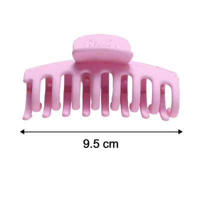 Wukusy elegant strong grip hair claw clip for women, showcasing the stylish black hair accessory with secure clasp.