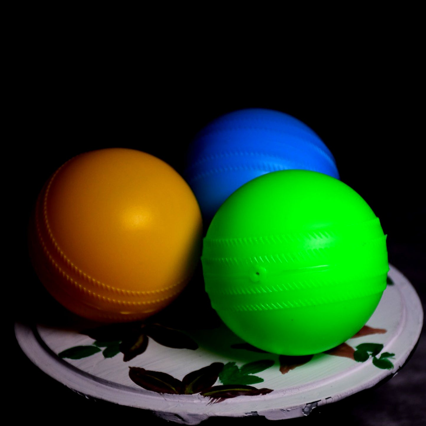 Wukusy 8092 baby multicolour soft plastic balls for kids' pools, toddler play tents, tunnels, indoor and outdoor fun.