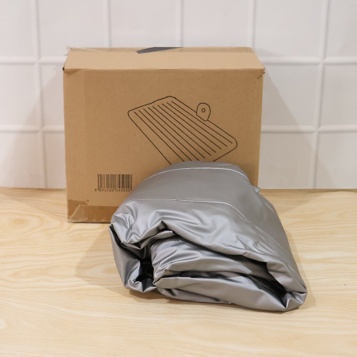 Wukusy portable grey car air mattress bed set with pump and pillows, inflatable for comfortable travel and camping use