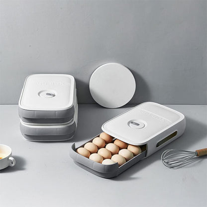 Wukusy plastic egg storage box with covered lid, designed for refrigerator egg organizer and household egg tray.