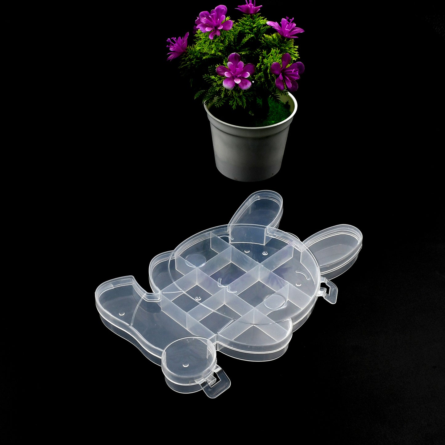 Clear plastic jewelry storage box with cartoon bear design, Wukusy jewelry organizer holder for small objects or accessories.