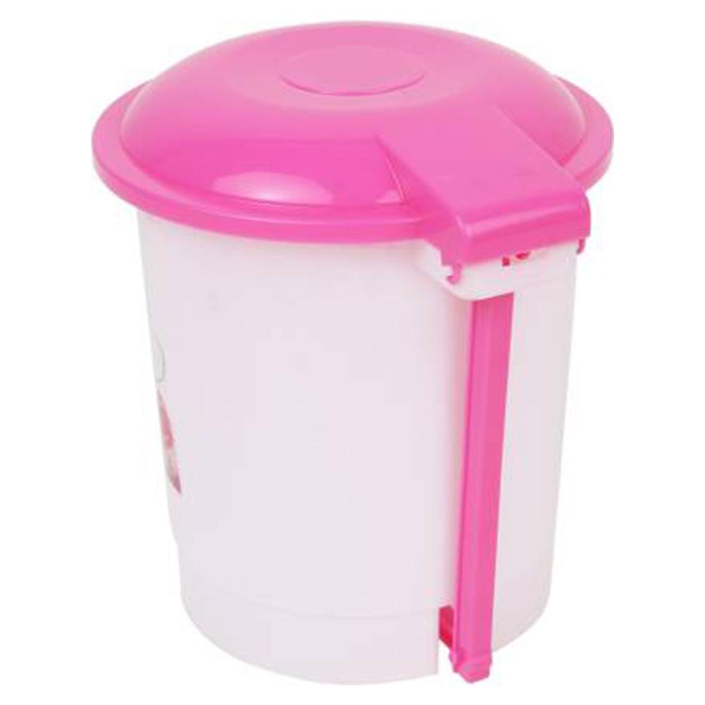 Wukusy 3670 plastic pedal dustbin with a sleek design, featuring a foot pedal for hands-free opening and a durable construction.