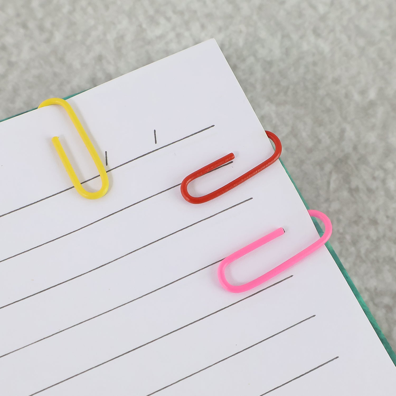 Set of 10 Wukusy vinyl-coated paper clips, office supply in assorted colors, ideal for organizing documents and preventing paper damage.