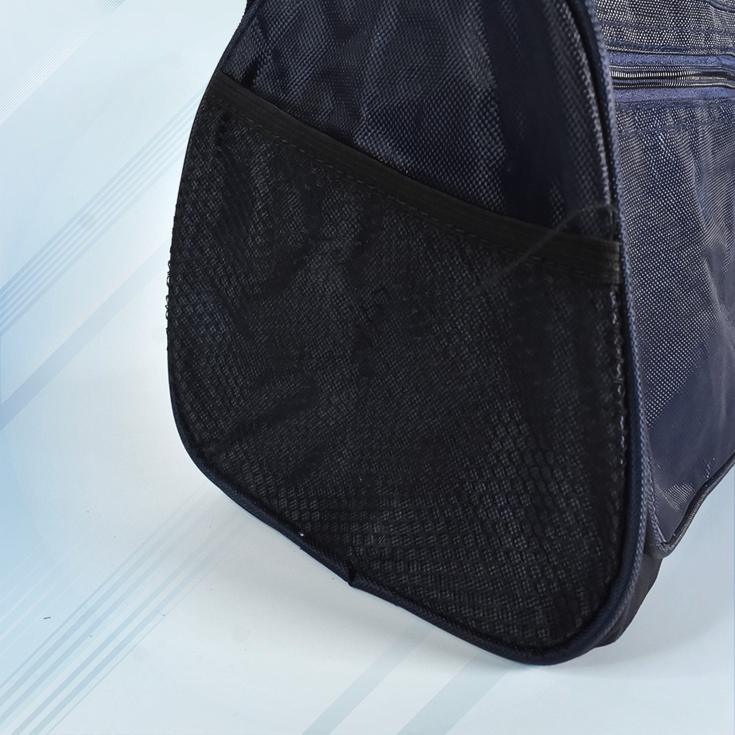 Stylish Wukusy office lunch box bag for women and men, convenient and portable for carrying meals.
