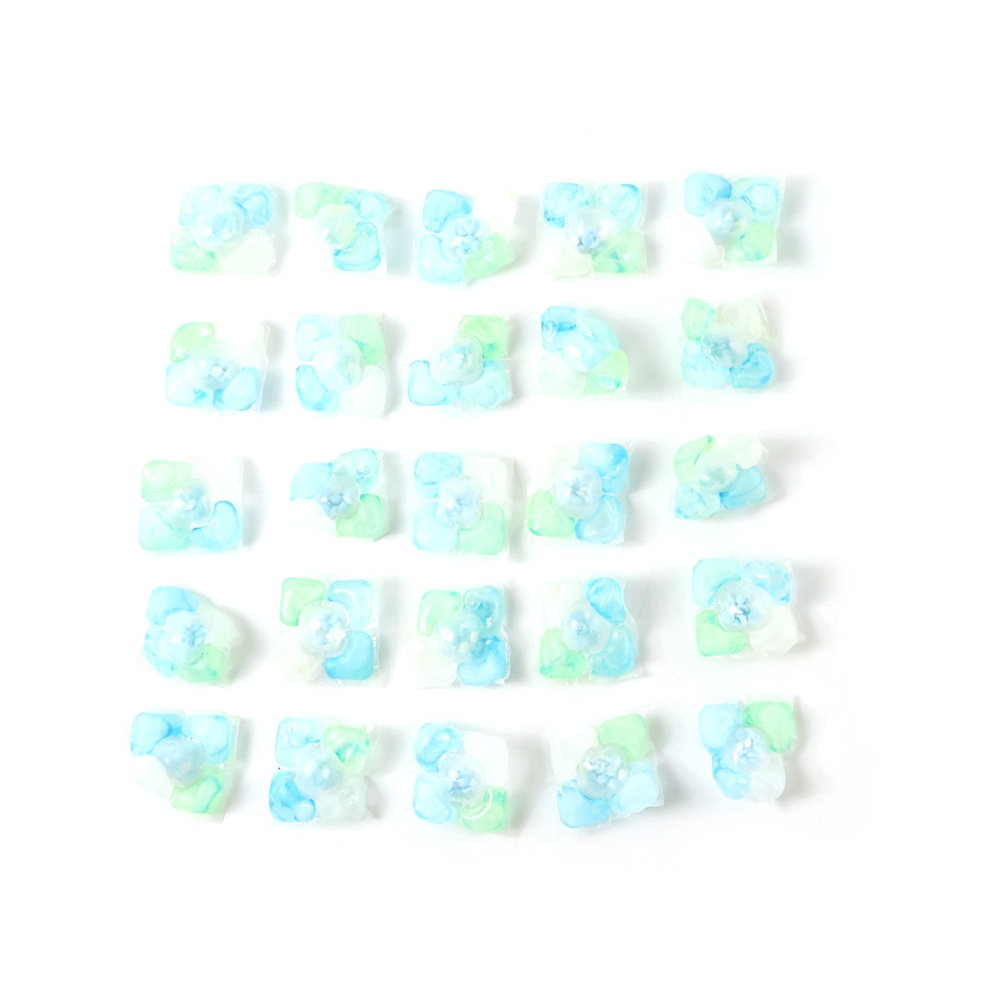 Wukusy Ultra Clean Liquid Laundry Detergent Pods, 25 pack, showing a close-up of the detergent pods in a clear container.