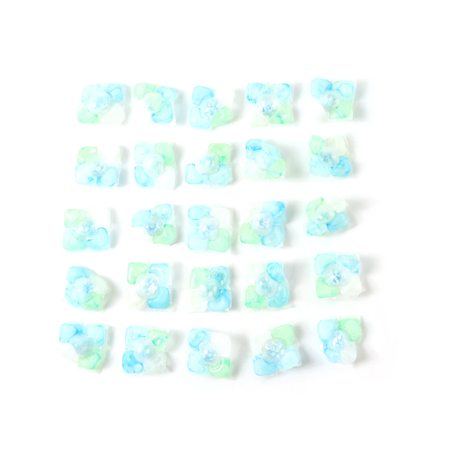 Wukusy Ultra Clean Liquid Laundry Detergent Pods, 25 pack, showing a close-up of the detergent pods in a clear container.