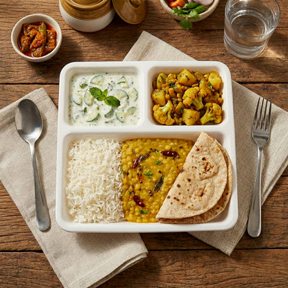 Plastic 3-compartment plate for meal serving by Wukusy, showing a durable, divided plate ideal for portion control and meal presentation.