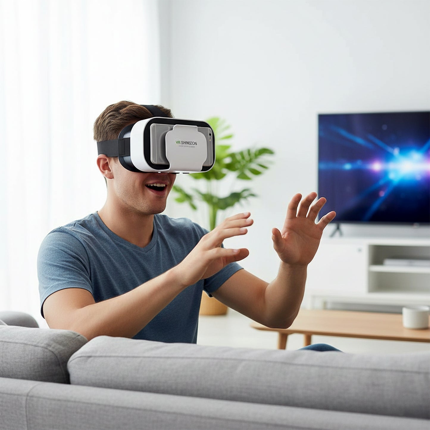 Wukusy VR Shinecon virtual reality headset for mobile devices, black headset with adjustable head strap and lenses for immersive VR experience.