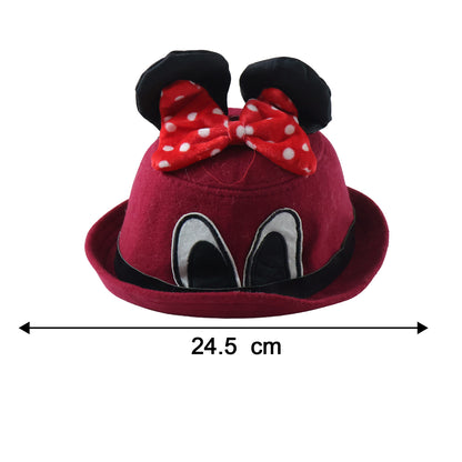 Wukusy bucket style cap for men, women, and kids, suitable for winter and summer, shown in a versatile, casual outdoor setting.