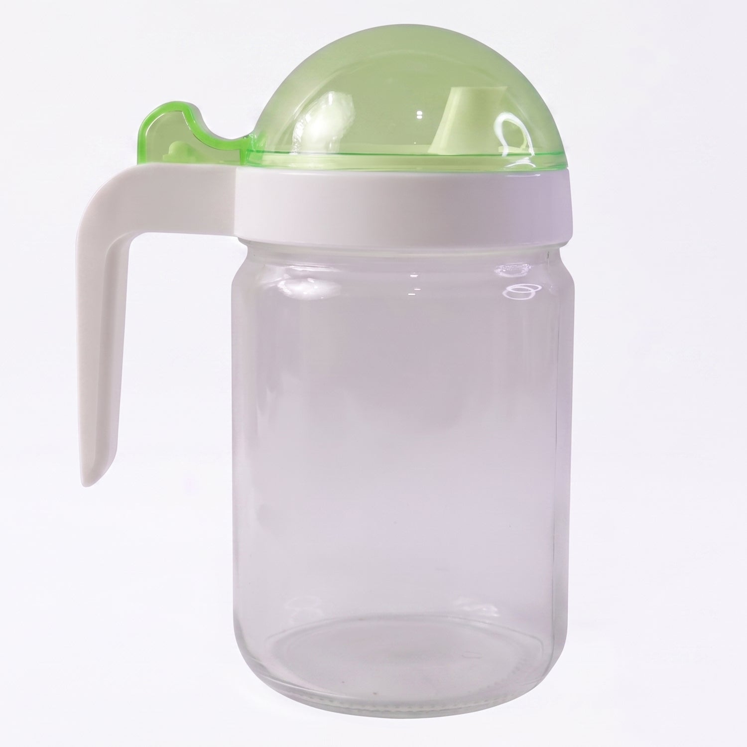Wukusy glass oil bottle with lid, 580ml capacity, ideal for storing and pouring cooking oils, featuring a clear, sleek design.