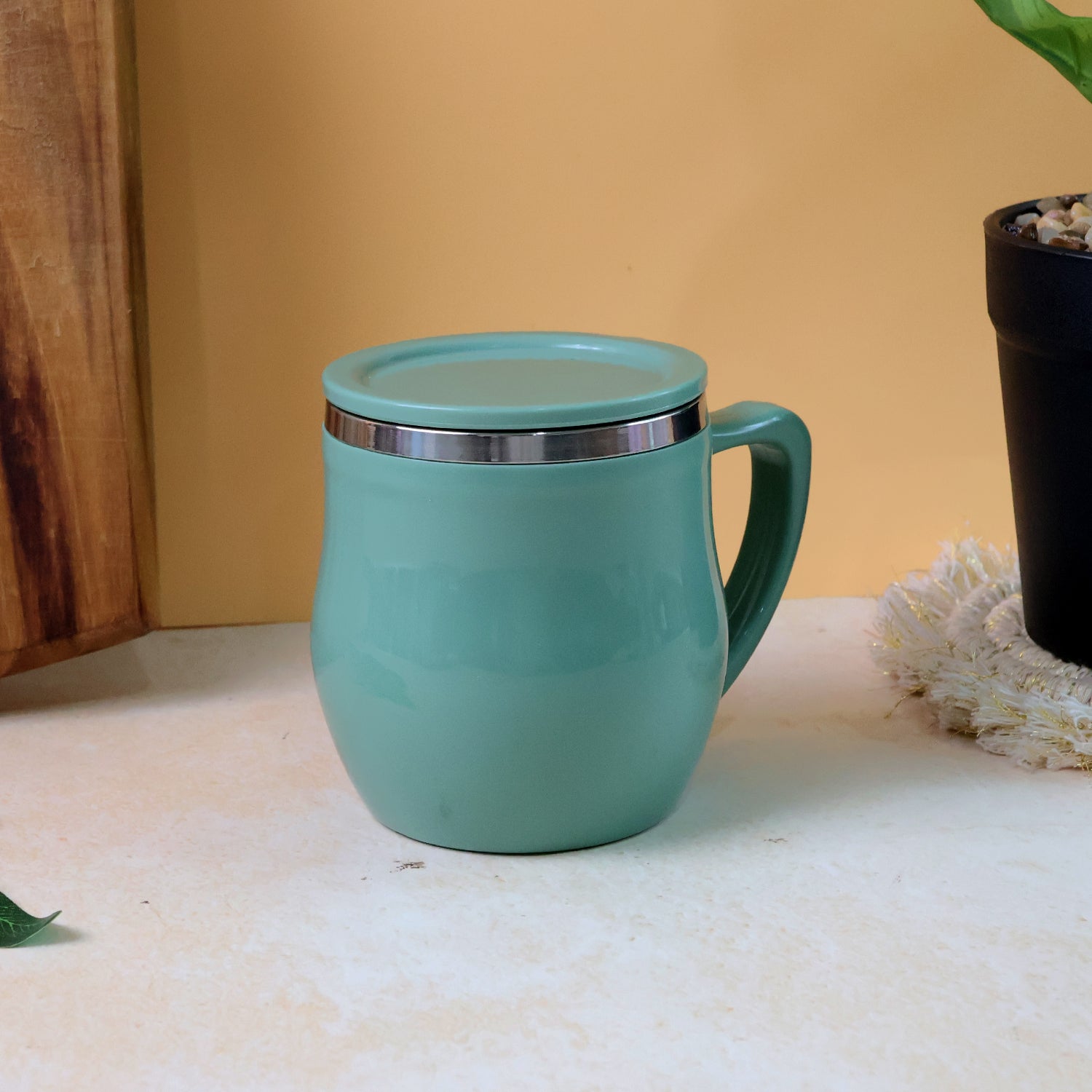 Wukusy Apex double-wall desk mug with 200ml capacity, showcasing sleek ceramic design and ergonomic handle for home and office use.