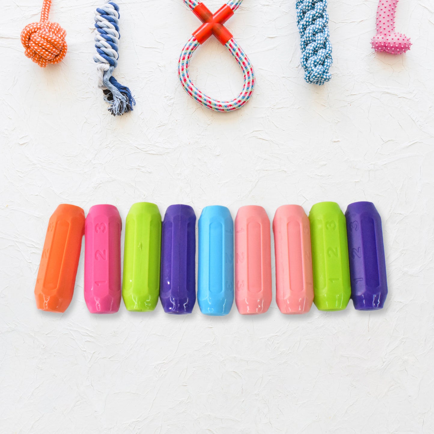 Wukusy magnetic sticks building blocks toy for kids, 32-piece set with colorful plastic construction pieces in a child's hands