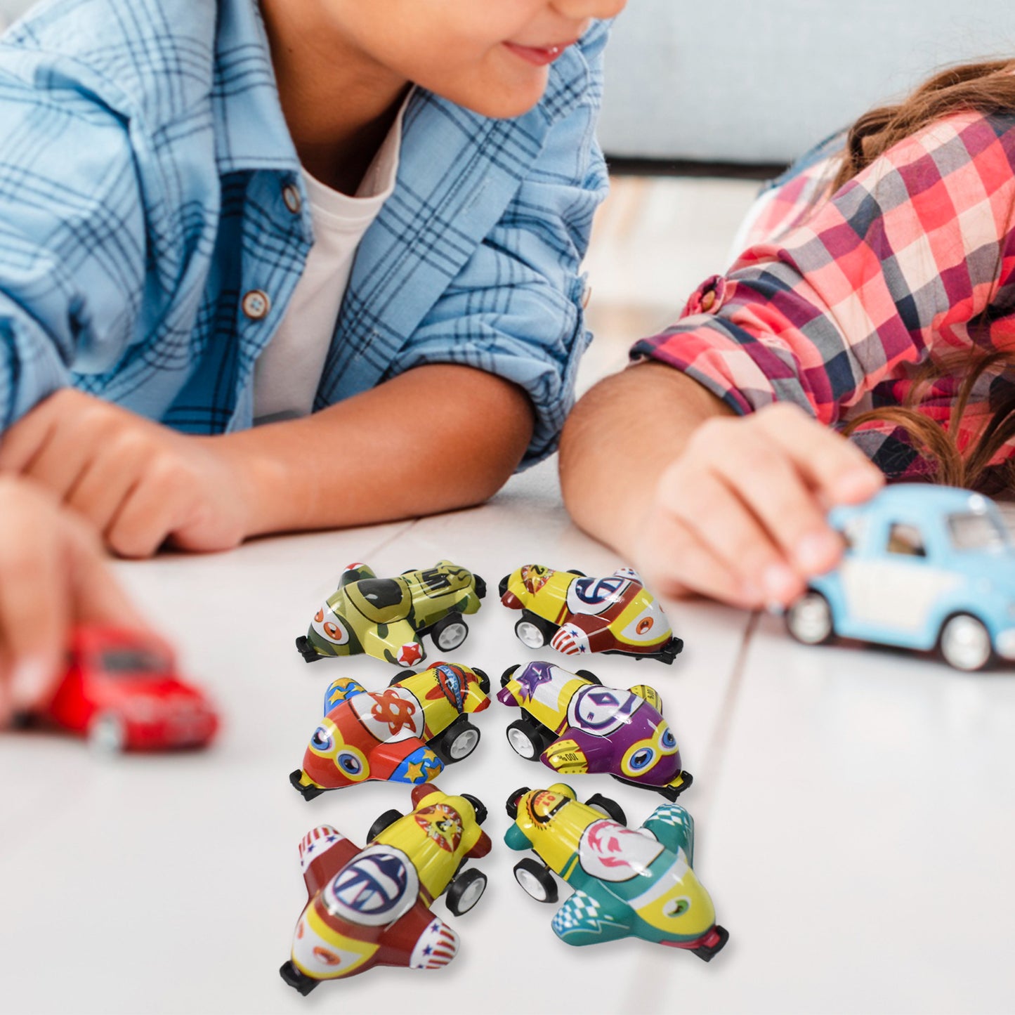 Set of 12 Wukusy mini pull back plastic cars and airplane toys, colorful cartoon PVC toys for kids, small and lightweight.