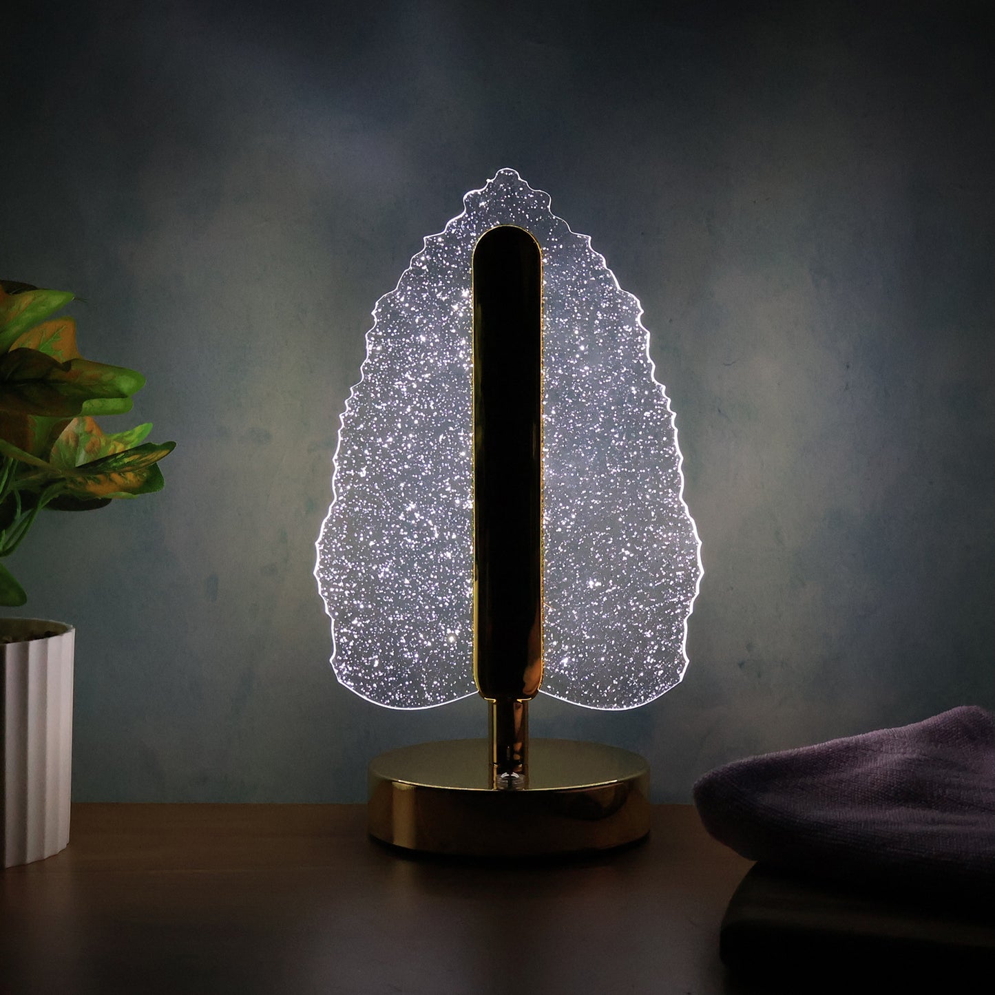 Wukusy premium LED crystal table lamp with USB power, stylish home decor lighting featuring a clear crystal design.