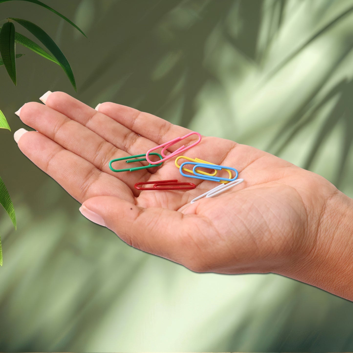 Set of 250 multicolor-coated office paper clips by Wukusy, showing vibrant clips ready for organizing papers.