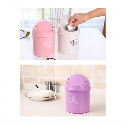 Small Wukusy mini trash can with lid, compact 18x13 cm, ideal for home improvement and waste disposal.