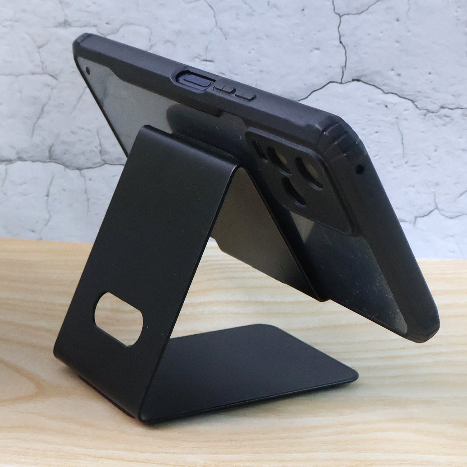 Wukusy metal universal mobile and tablet stand holder, adjustable and sturdy, supporting various phones and tablets.