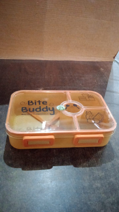 Wukusy Bite Buddy plastic lunch box with four compartments, leak-resistant design, includes spoon and fork for packed meals.