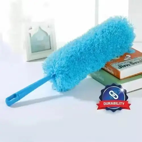 Ekom microfiber feather duster for cleaning, with soft, fluffy feathers for dusting furniture and delicate surfaces.