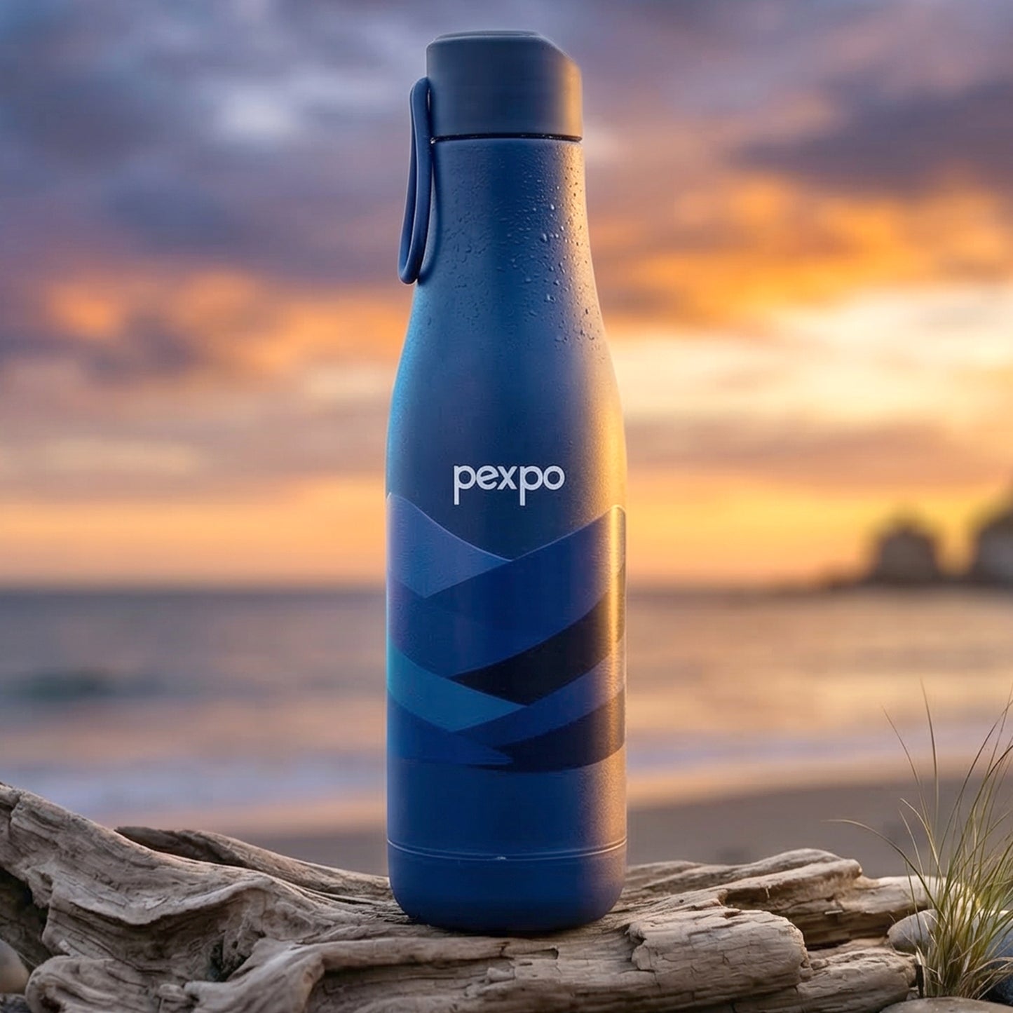 Wukusy Pexpo Infinity Art 750ml stainless steel vacuum insulated water bottle with sleek design and secure lid.