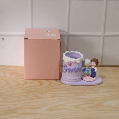 Wukusy sweet couple resin desk organizer pencil holder stand for pens and stationery, cute and functional office accessory