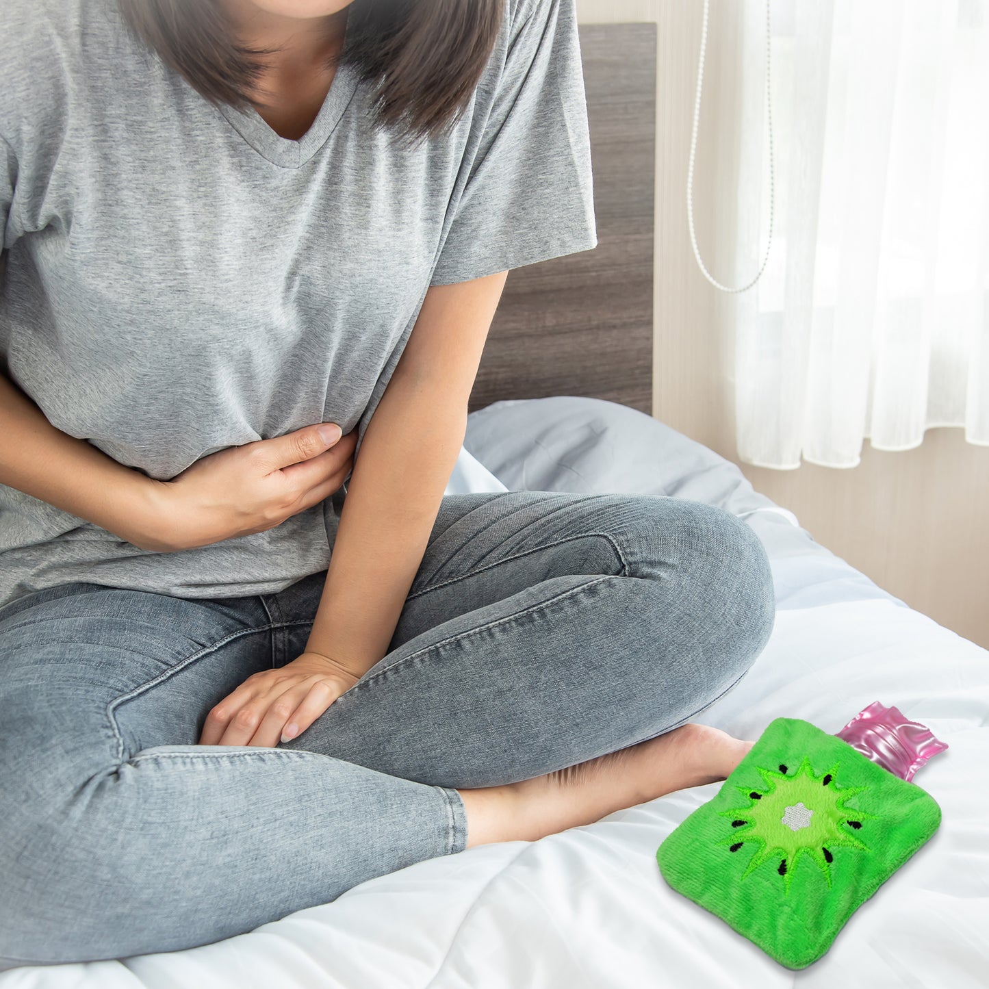Wukusy Green Sun Small Hot Water Bag with cover, used for pain relief, neck, shoulder, hand, foot warmth, and menstrual cramps.