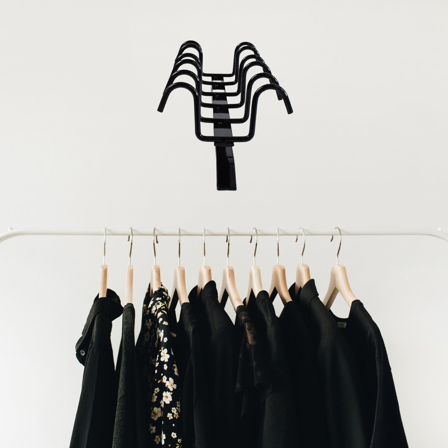Wukusy double-row metal cupholder rack with six hooks for kitchen or home organizing, made of durable iron.