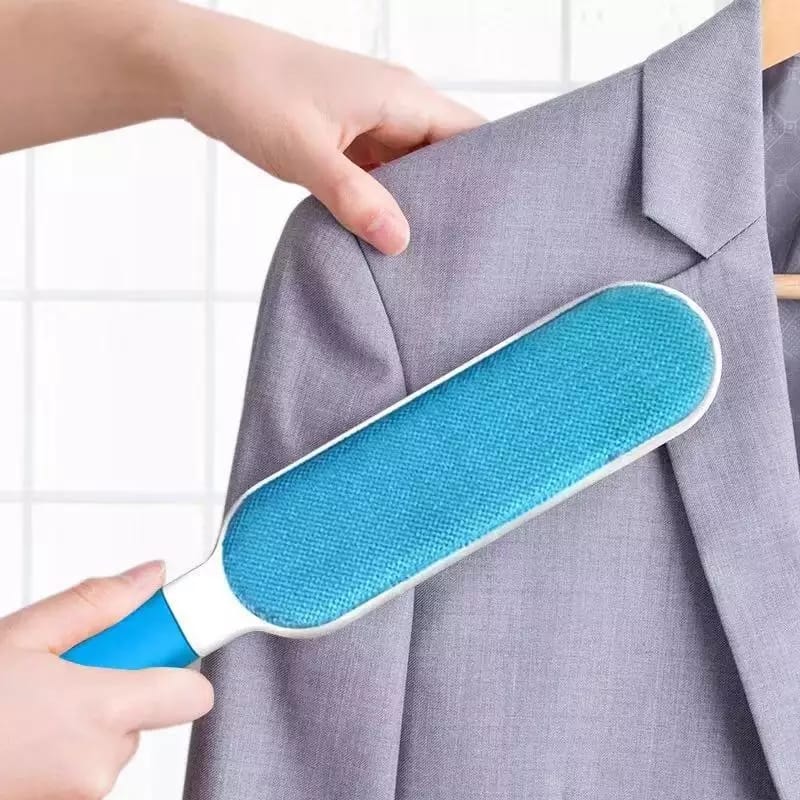 Wukusy 1241 Pet Hair Remover, dual-sided reusable brush for removing pet fur from furniture and clothing, self-cleaning design