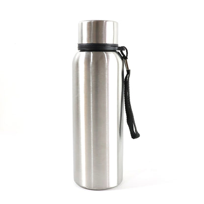 Wukusy stainless steel vacuum-insulated water bottle, 750 ml, with sleek design and spill-proof lid.