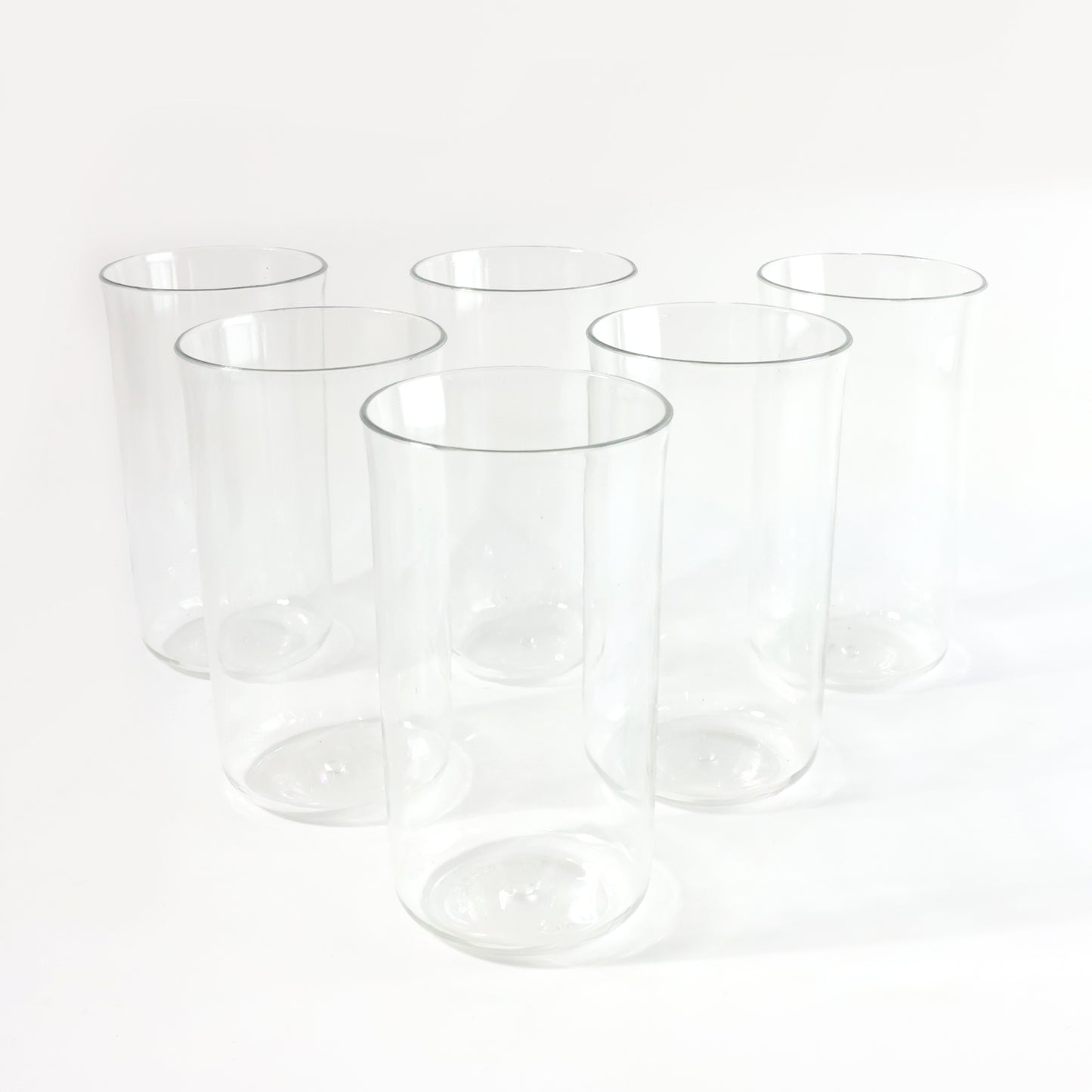 Six glossy plastic glasses from Wukusy, 300 ml capacity, suitable for home and kitchen use, with a shiny, smooth finish.