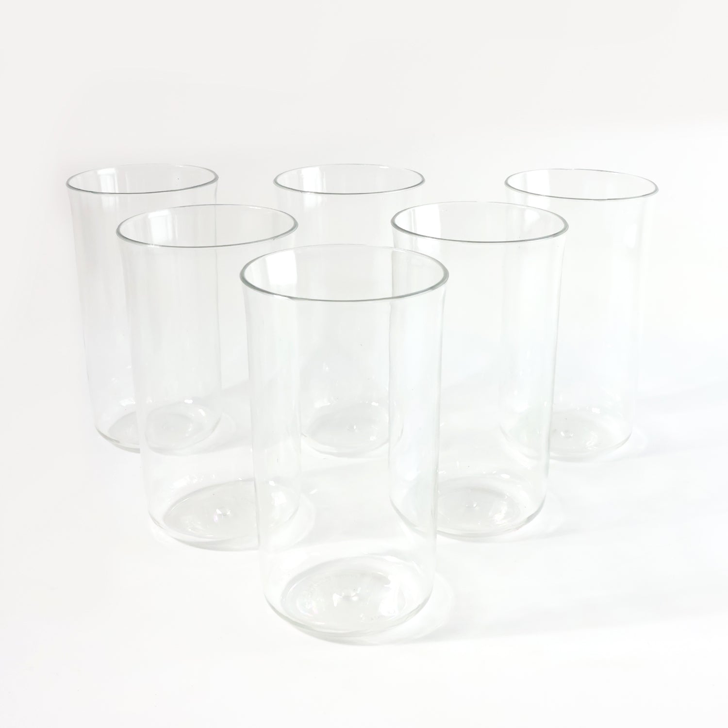 Six glossy plastic glasses from Wukusy, 300 ml capacity, suitable for home and kitchen use, with a shiny, smooth finish.