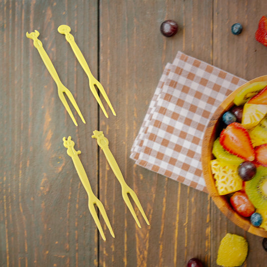 Set of 50 Wukusy plastic fruit forks, mini dessert forks for cake and fruit, lightweight and colorful for easy serving.